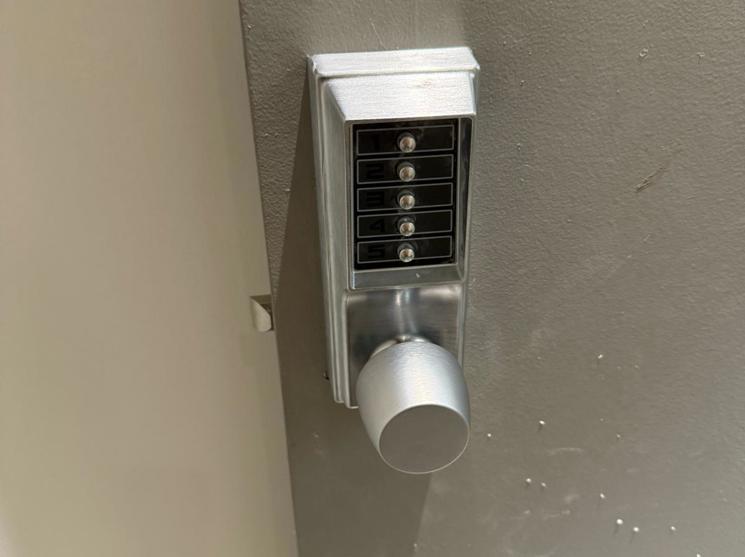 Commercial keypad lock installation by Lock-Tech Ottawa